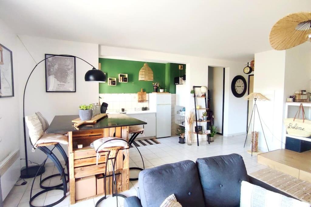 Apartamento Un Nid D'Amour Ruoms Exterior foto